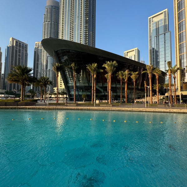 Foto diambil di Dubai Opera oleh Bloggsy M. pada 1/22/2024