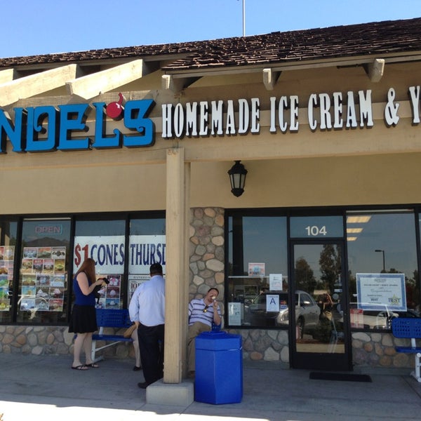10/17/2013にDebi W.がHandel&#39;s Homemade Ice Cream &amp; Yogurtで撮った写真