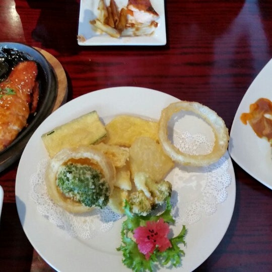 9/25/2014 tarihinde Barbi C.ziyaretçi tarafından Kabuki Korean Restaurant and Sushi Bar'de çekilen fotoğraf