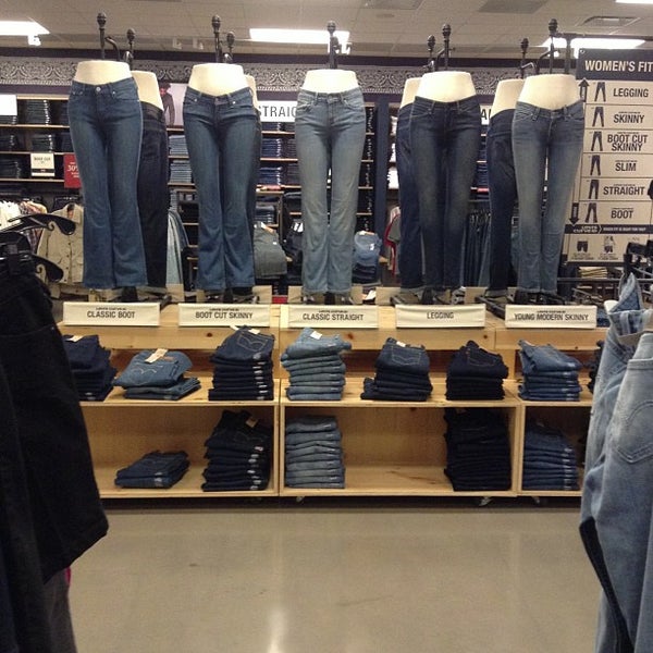 Levi's Outlet Store - 113 Opry Mills Dr