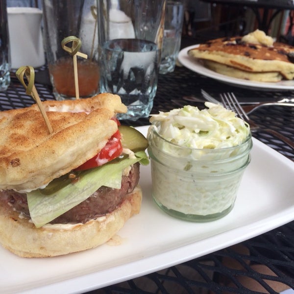 Brunch is stellar. Snag a seat on the outdoor patio. The Alvah Burger (pictured) is one of the best in the area, homemade english muffin and well dressed. Friendly service and relaxed atmosphere. 🅰