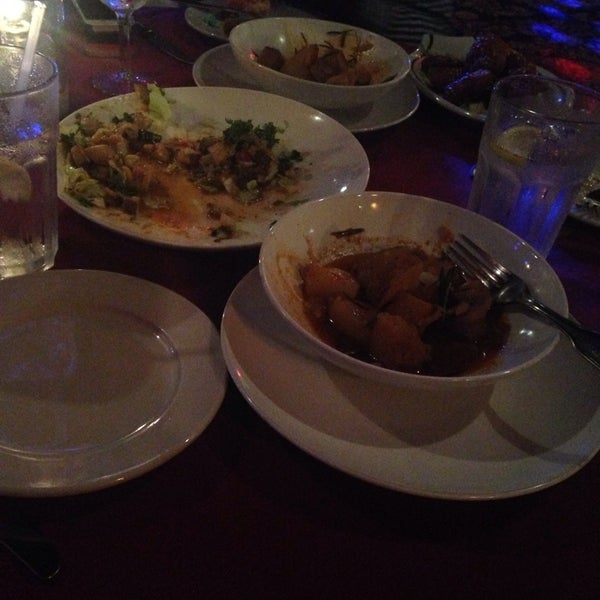 Foto scattata a Imperial Fez Mediterranean Restaurant And Lounge da Jocelyne W. il 5/9/2014