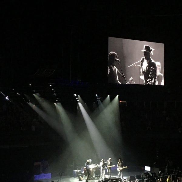 Снимок сделан в Northlands Coliseum пользователем Claire L. 7/29/2016