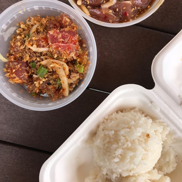 Tamura's Wine Wine Store in Kailua