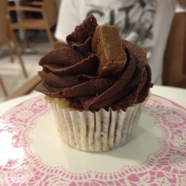 9/22/2014にDach E.がCupcake Bites Caféで撮った写真