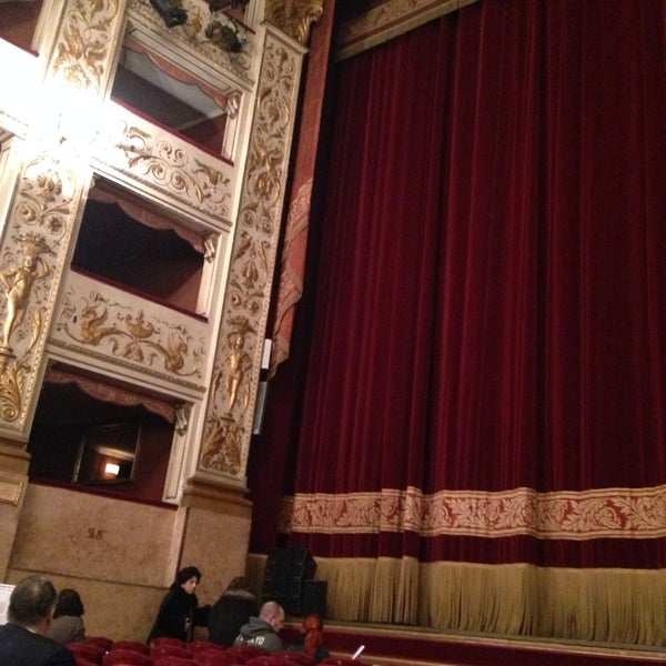 Photo prise au Teatro della Pergola par Duccio G. le2/12/2014