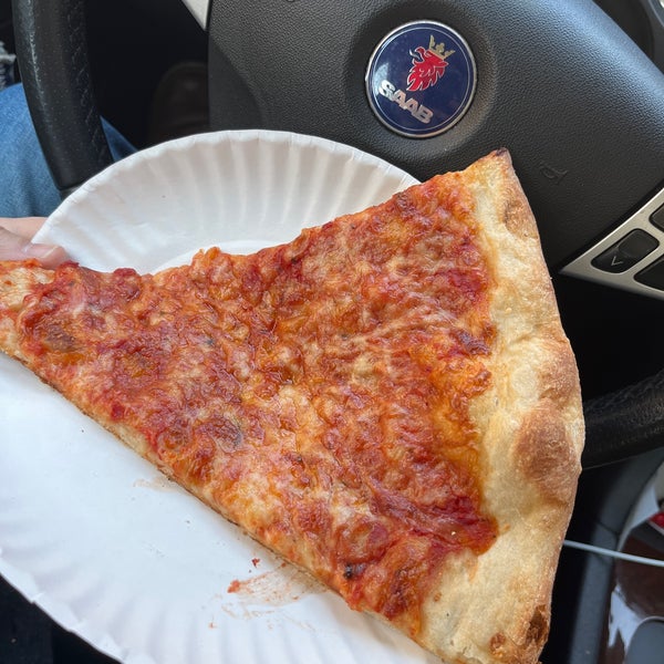 3/14/2024 tarihinde Jonathan M.ziyaretçi tarafından Luigi&#39;s Pizza'de çekilen fotoğraf