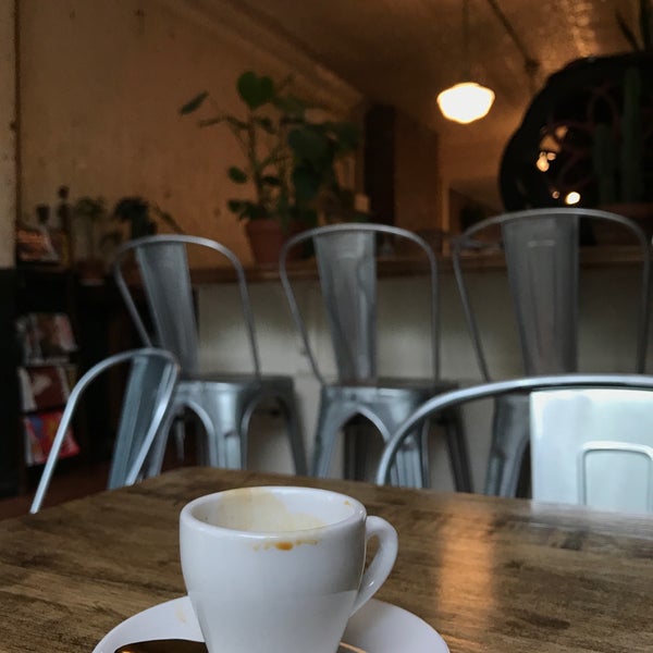 6/18/2019 tarihinde Jonathan M.ziyaretçi tarafından BKG Coffee Roasters'de çekilen fotoğraf