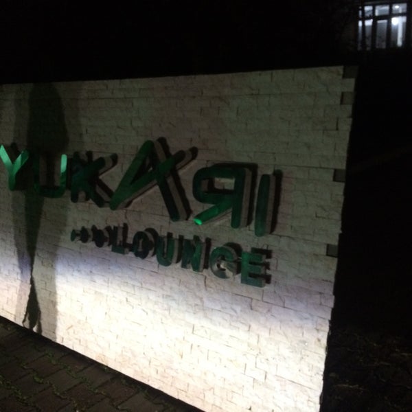 Das Foto wurde bei Yukarı Lounge von Ali K. am 12/10/2014 aufgenommen