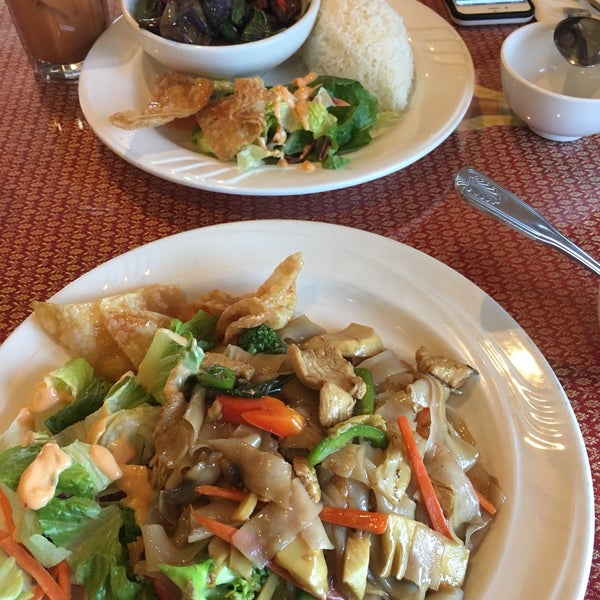 CoCurry Thai Cuisine Thai Restaurant in Newark