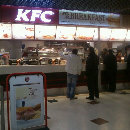 1/27/2013 tarihinde Anita N.ziyaretçi tarafından KFC'de çekilen fotoğraf