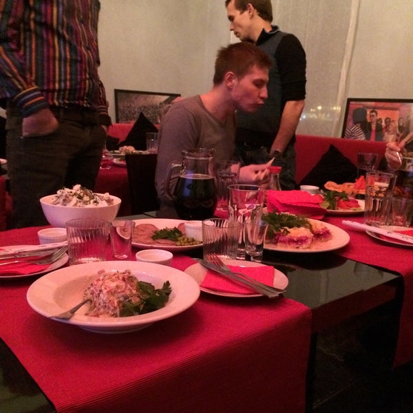 รูปภาพถ่ายที่ Громов бар โดย Viktoria K. เมื่อ 12/26/2014