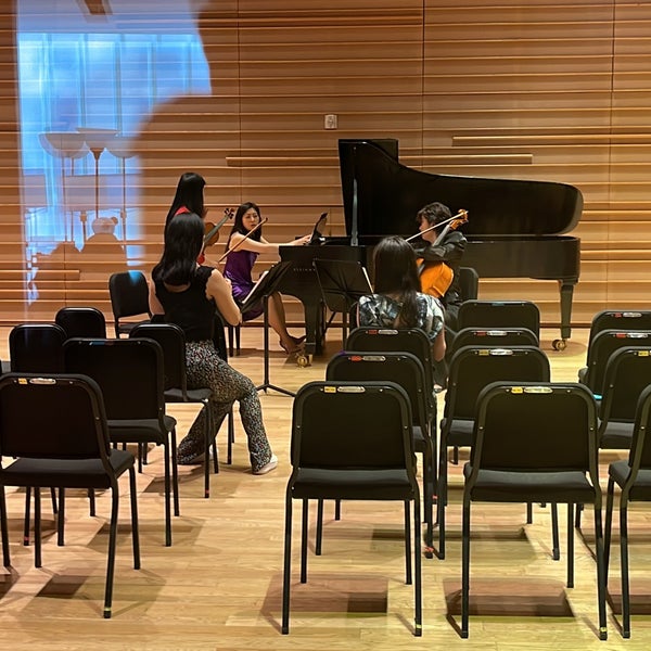 Foto tirada no(a) DiMenna Center for Classical Music por derrick f. em 5/22/2022
