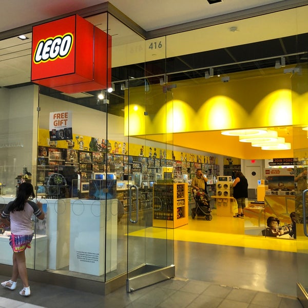 Lego Store at Ross Park Mall