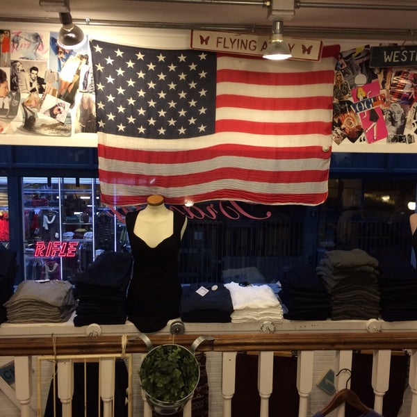 Brandy Melville Women S Store In Milano