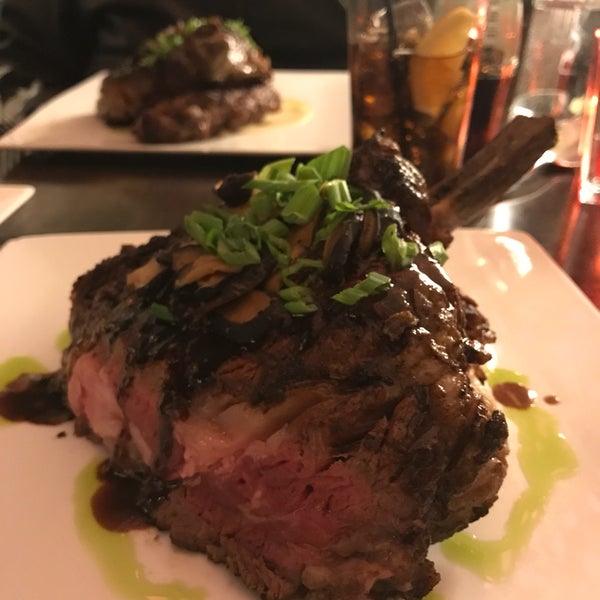 Foto tirada no(a) 5A5 Steak Lounge por Russell S. em 2/2/2017