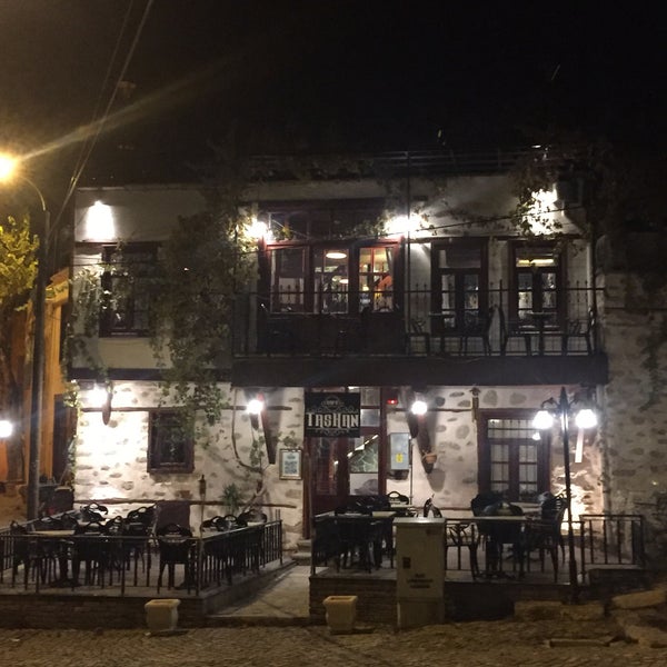 Foto diambil di Taş Han Cafe oleh R P. pada 11/17/2018