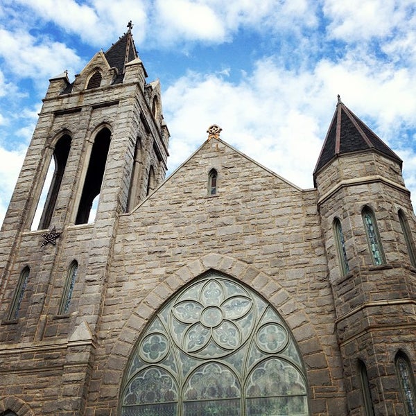 Foto diambil di Saint Mark United Methodist Church of Atlanta oleh Drew H. pada 12/15/2012