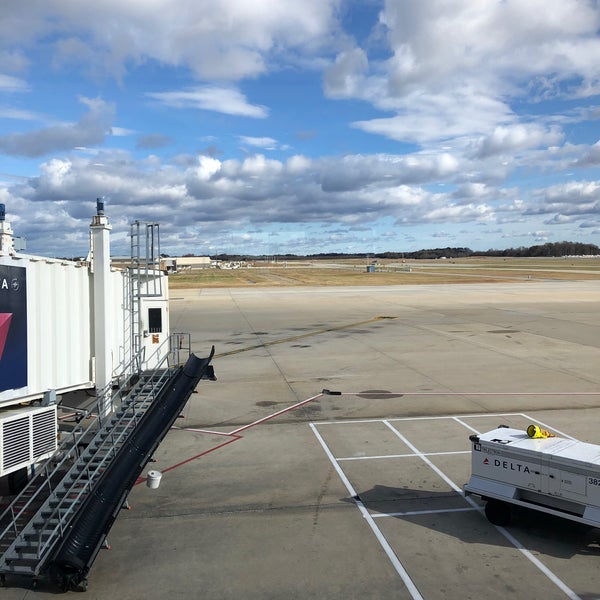 Снимок сделан в Piedmont Triad International Airport (GSO) пользователем ECrab 🌐🌎🌐 12/2/2019