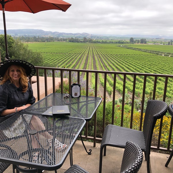 Foto diambil di Gloria Ferrer Caves &amp; Vineyards oleh Clay K. pada 6/15/2019