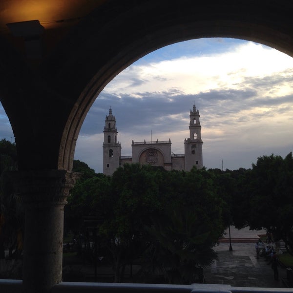 Снимок сделан в Palacio Municipal de Mérida пользователем Rob A. 9/8/2015