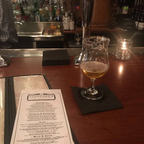 Foto tirada no(a) Stoddard&#39;s Fine Food &amp; Ale por Eric N. em 6/7/2019