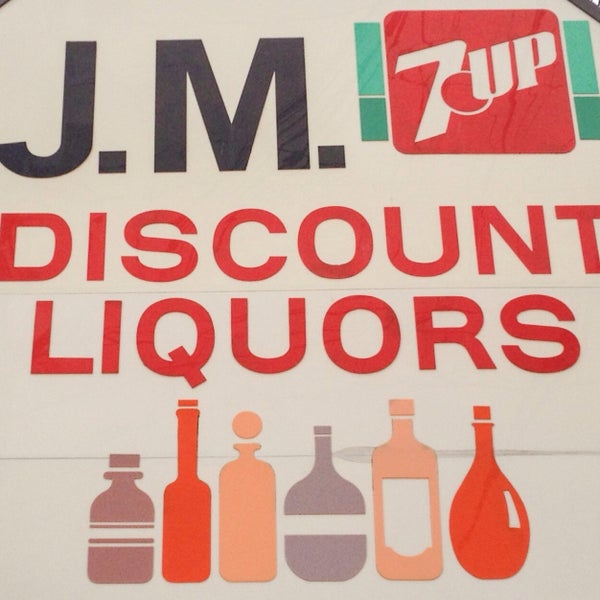 Das Foto wurde bei JM Discount Liquor von JM Discount Liquor am 4/23/2014 aufgenommen