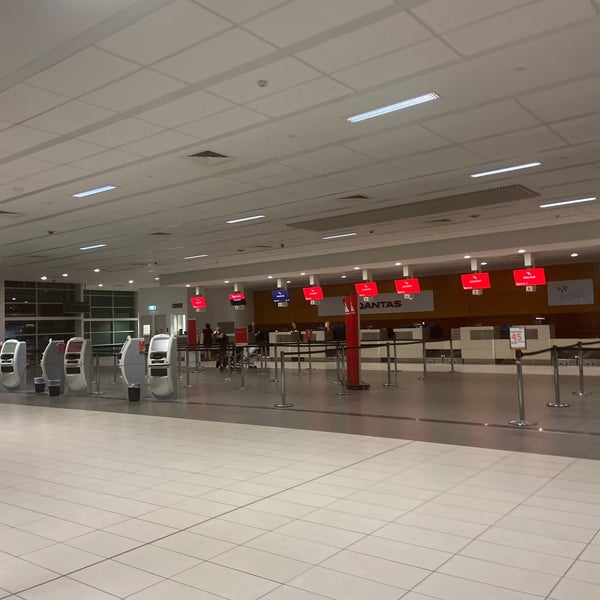 Foto diambil di Cairns Airport (CNS) oleh Lena pada 3/18/2020