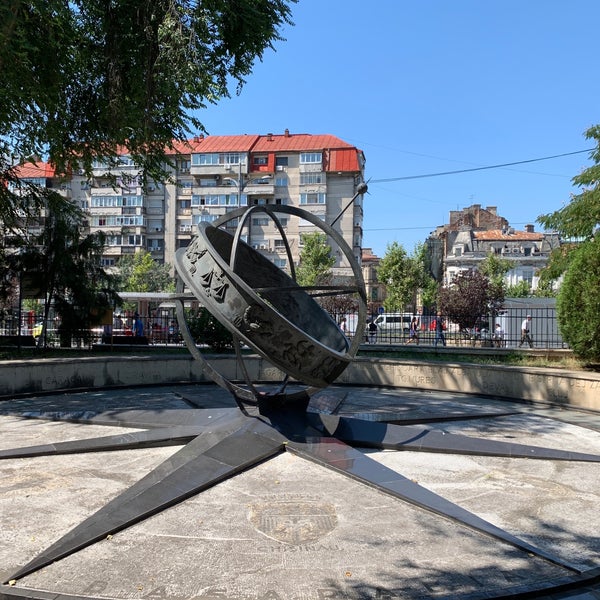 Kilometer Zero Monument - Visit Bucharest