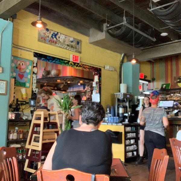 7/4/2019 tarihinde André B.ziyaretçi tarafından Bouldin Creek Café'de çekilen fotoğraf