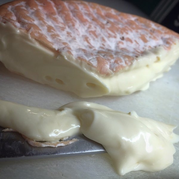 Das Foto wurde bei Saxelby Cheesemongers von Saxelby C. am 12/12/2014 aufgenommen