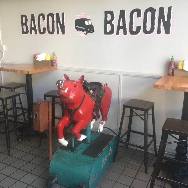 10/9/2015 tarihinde Florie D.ziyaretçi tarafından Bacon Bacon'de çekilen fotoğraf