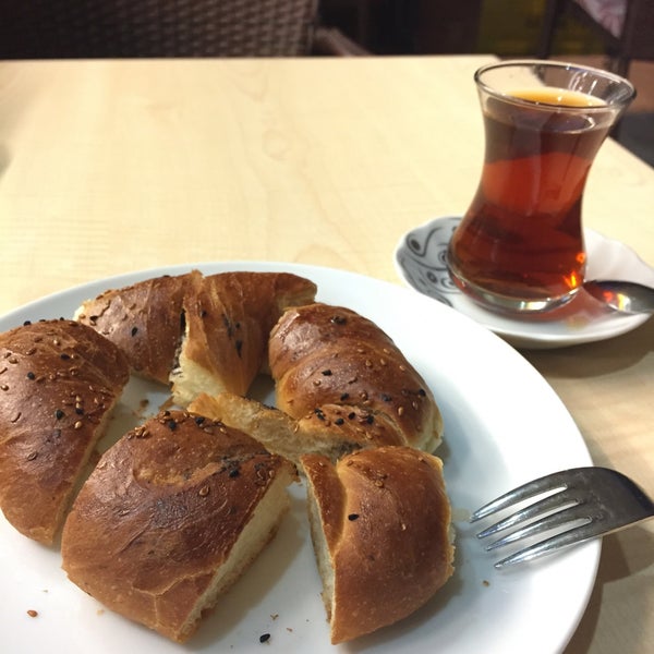 Foto tomada en Kayıkçıoğlu Pastanesi  por Göker K. el 10/19/2015