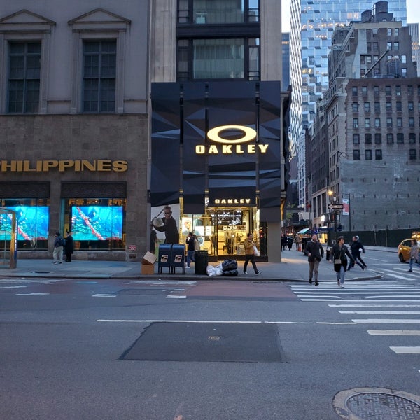 Oakley - 5th Avenue, New York - Accessories Store