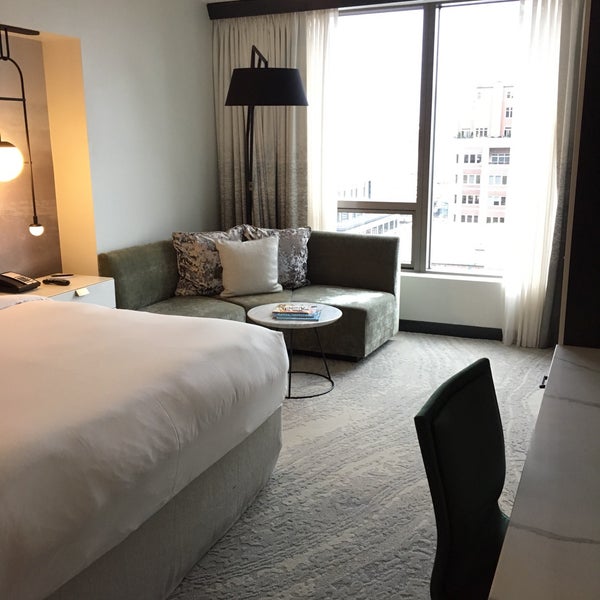 Foto tirada no(a) Hotel 1000, LXR Hotels &amp; Resorts por Sandy B. em 1/8/2019