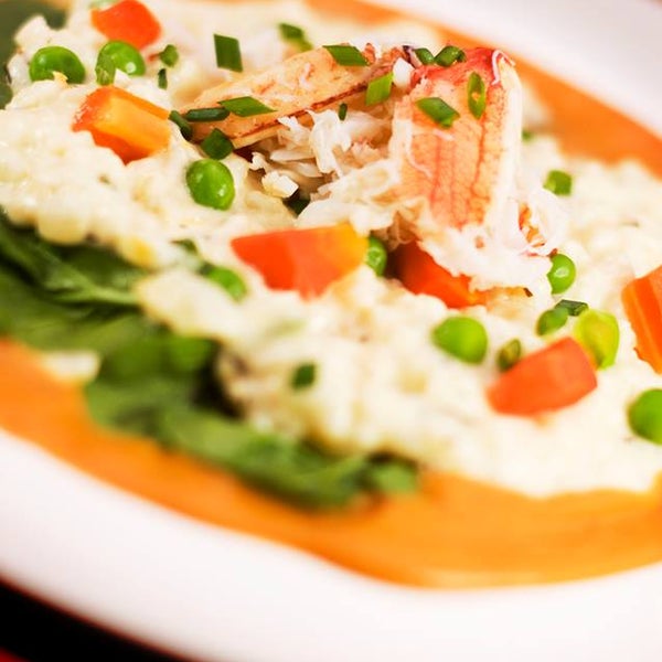 รูปภาพถ่ายที่ Seasons &amp; Regions Seafood Grill โดย Seasons &amp; Regions Seafood Grill เมื่อ 4/23/2014