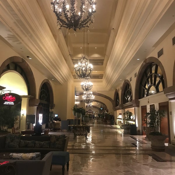 Photo taken at CasaMagna Marriott Cancun Resort by Deborah on 10/2/2018