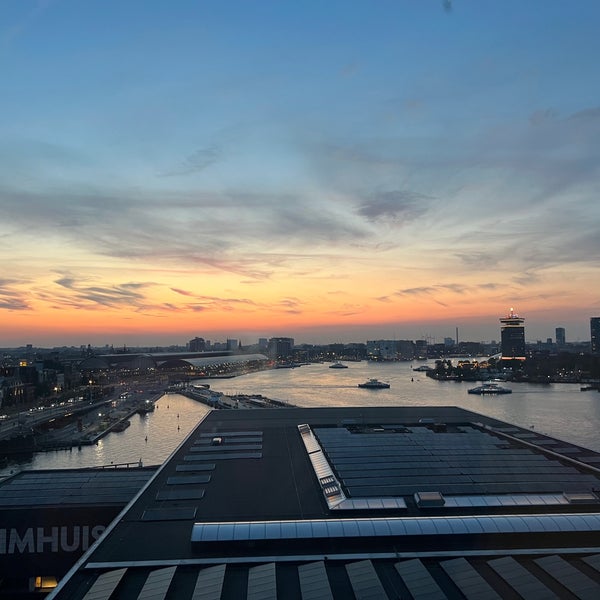 9/16/2023 tarihinde Deborahziyaretçi tarafından Mövenpick Hotel Amsterdam City Centre'de çekilen fotoğraf