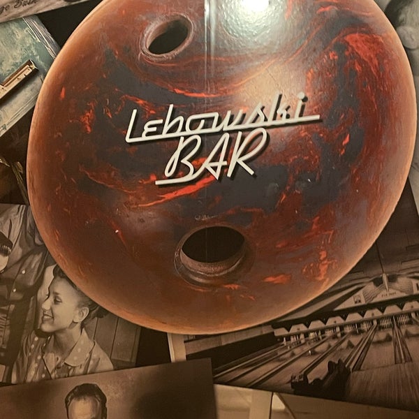 Foto tomada en Lebowski Bar  por The Adventures of B. el 8/23/2021