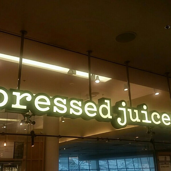 Photo taken at Pressed Juicery by Nayoung K. on 2/6/2016