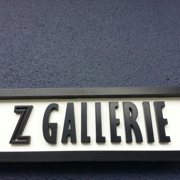 7/31/2013 tarihinde Jon L.ziyaretçi tarafından Z Gallerie'de çekilen fotoğraf