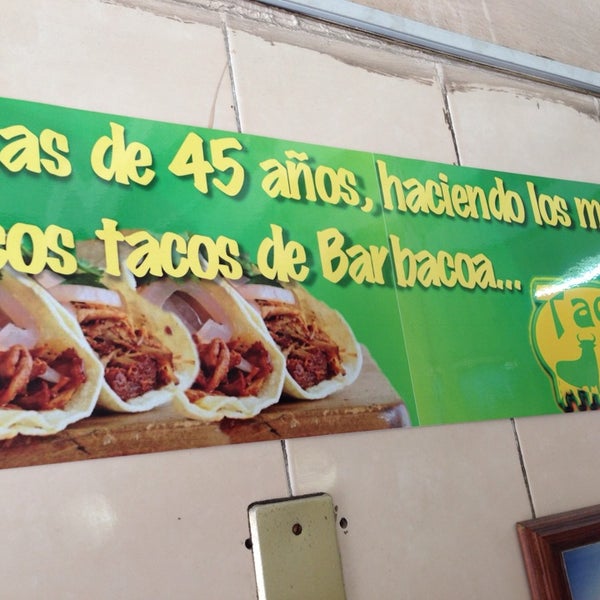 Foto diambil di Tacos Luis oleh Luis D. pada 4/24/2014