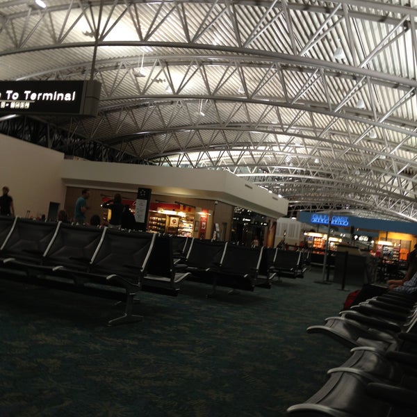 Foto tirada no(a) Tampa International Airport (TPA) por John P. em 5/19/2013