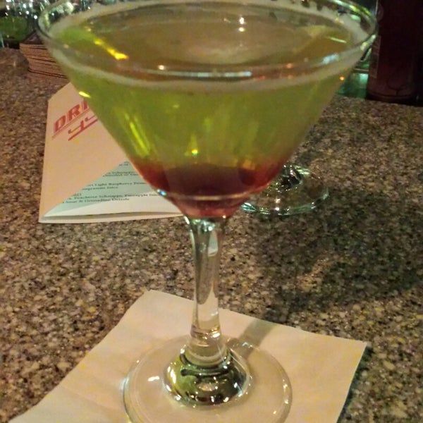 Foto tirada no(a) 445 Martini Lounge por Carolyn M. em 11/16/2014