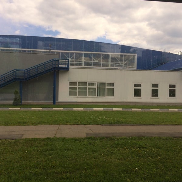 Дворец метеор. Дворец метеор. Чечерский 23 метеор. Дворец метеор. Сколько стоит на коньках в ледовый дворец молодёжный на метеоре.