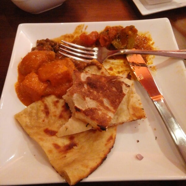 Снимок сделан в Khushboo Indian Restaurant пользователем Prat N. 12/25/2014