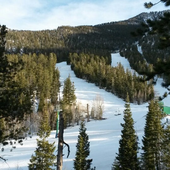 Photo taken at Las Vegas Ski And Snowboard Resort by Michel F. on 2/15/2014
