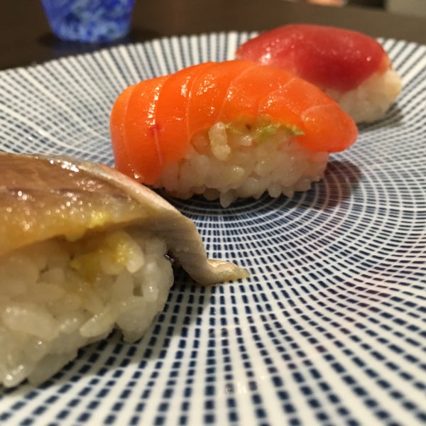 Foto tomada en Sushi Bar Yasuda  por Jon S. el 4/23/2016