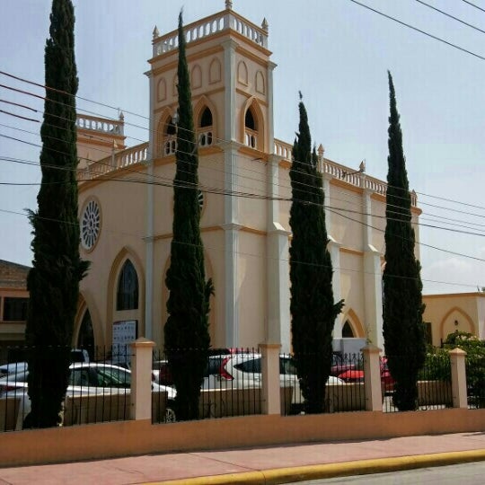 Iglesia Santa María Goretti - Parque Los Fresnos Iglesia Santa María Goretti - Parque Los Fresnos