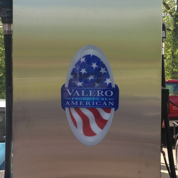 Marathon Camden Road Dog Fuel Station in Camden